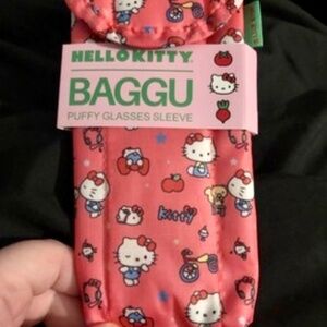 NEW BAGGU x Pink Hello Kitty Puffy Glasses Sleeve Magnetic Closure